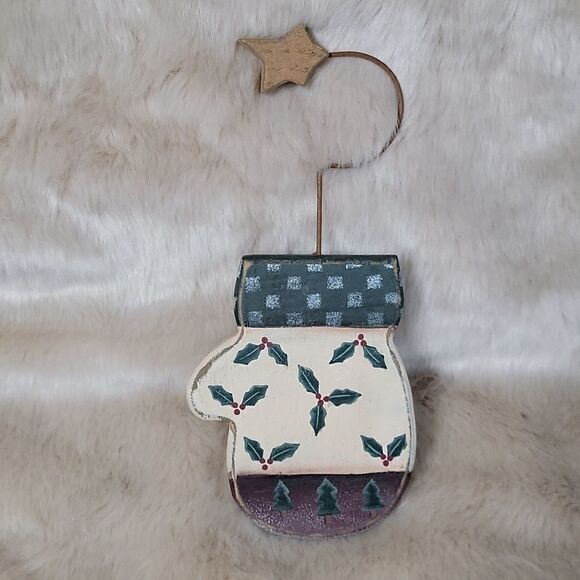 Set OF 4 LTD WOODEN COUNTRY MITTEN ORNAMENTS - Picture 5 of 8